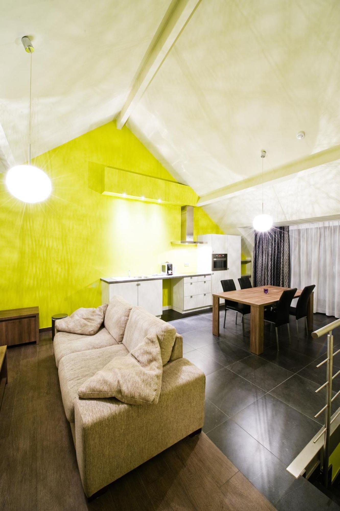 B&B Villa Curtricias Kortessem Bagian luar foto